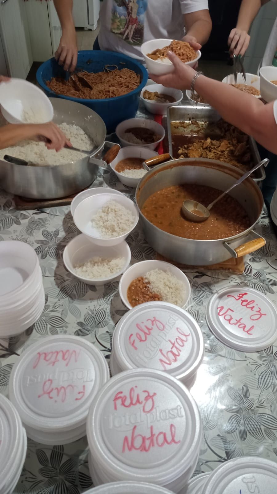 Distribuição de marmitas